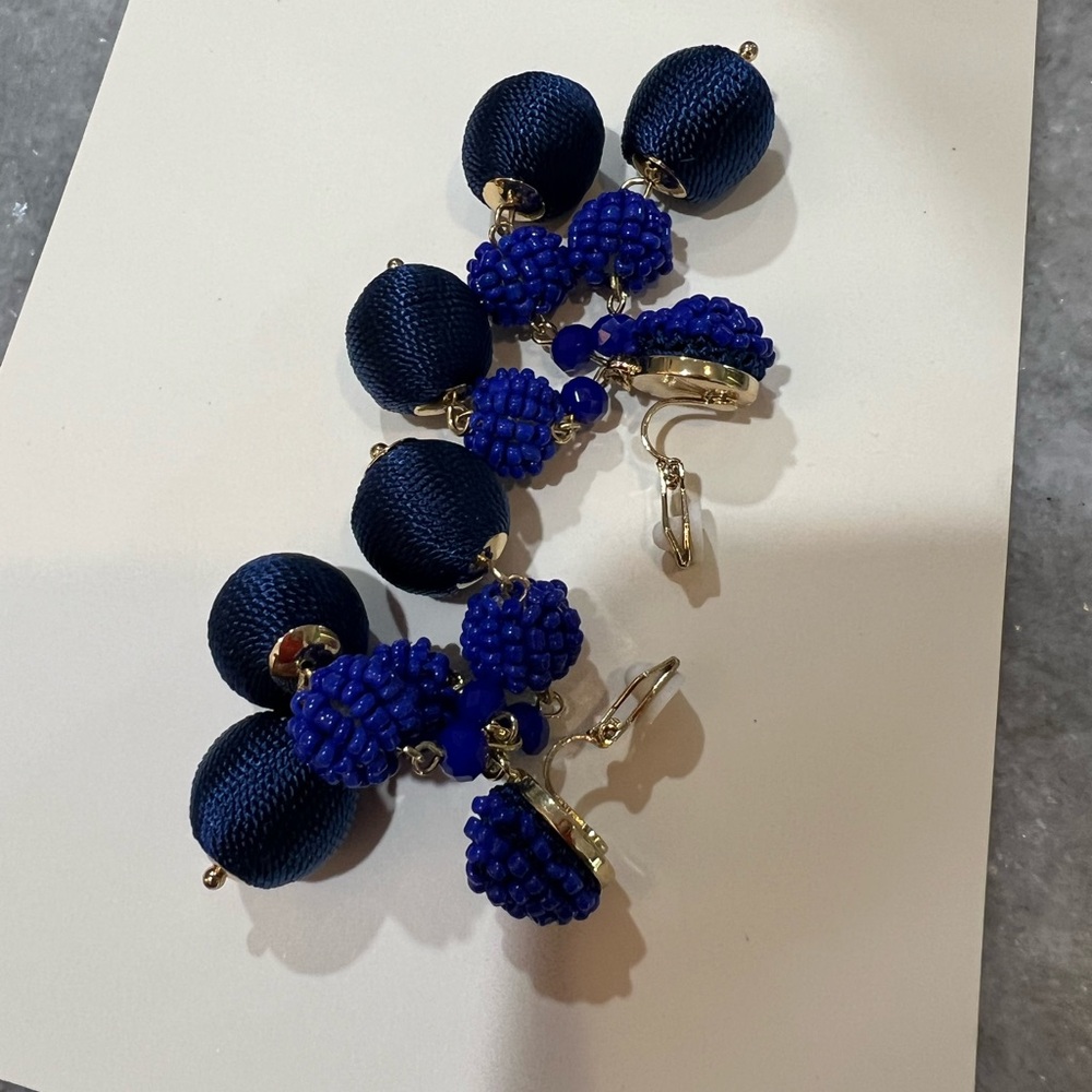 Lilly Pulitzer Clip On Earrings. Midnight and Royal blue. - Picture 3 of 6